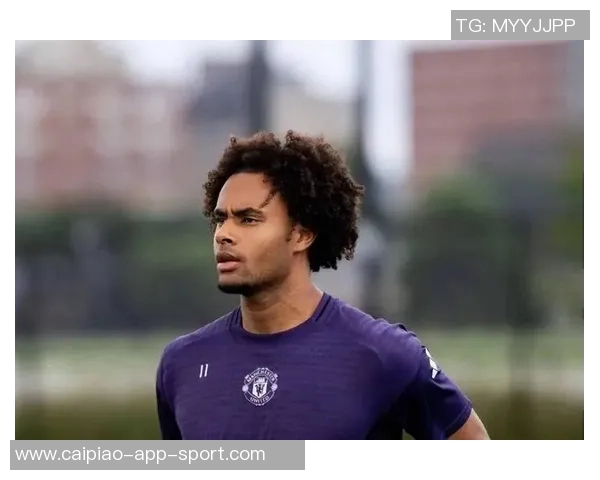 齐尔克泽考虑冬窗离队曼联不愿意放人引发关注